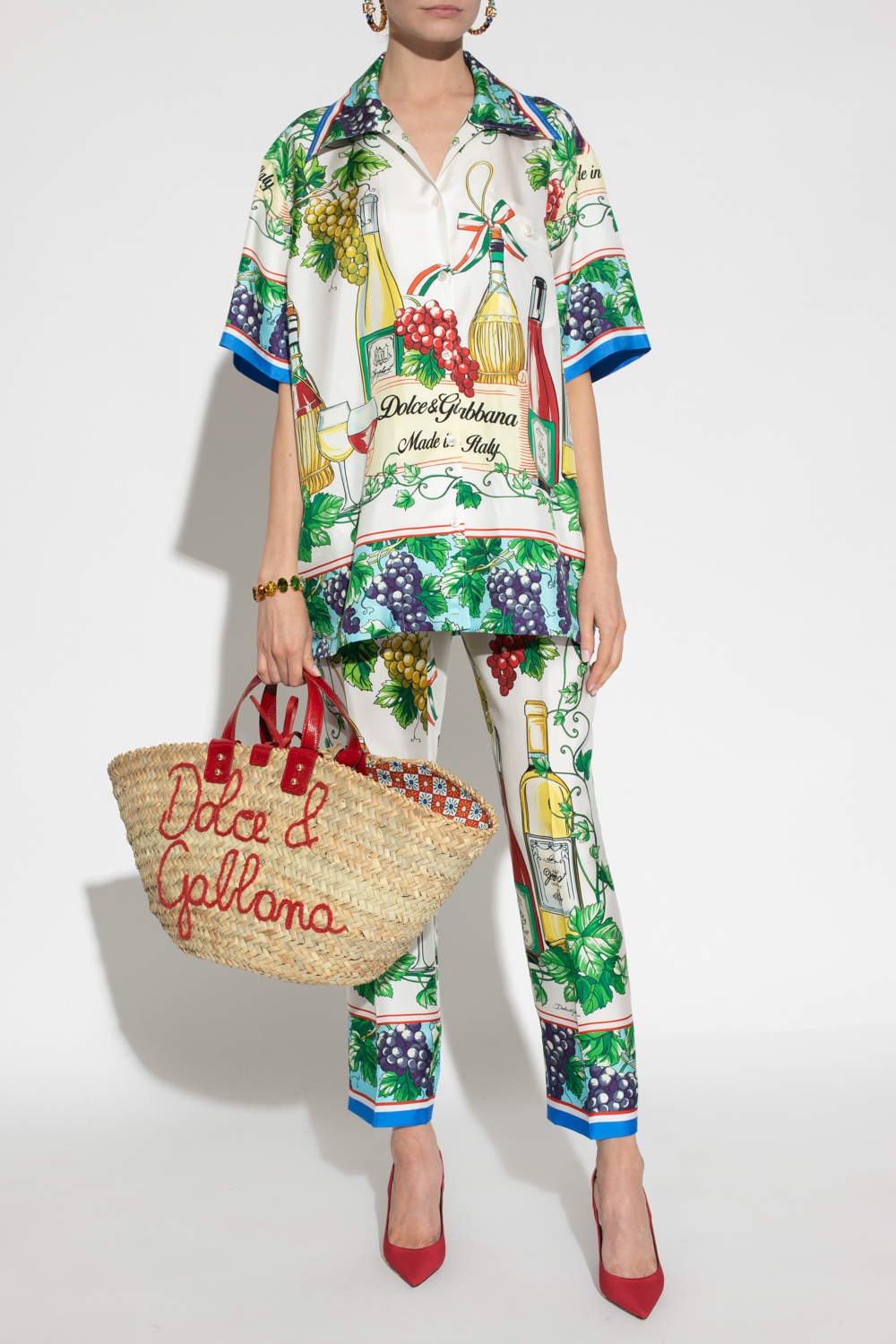【Dolce & Gabbana】スウェットシャツ スタッズ＆DCパッチ Dolce & Gabbana logo-patch short-sleeve Shirt | White | FARFETCH